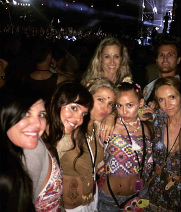Miley Cyrus, Elsa Pataky Miley Cyrus, Elsa Pataky